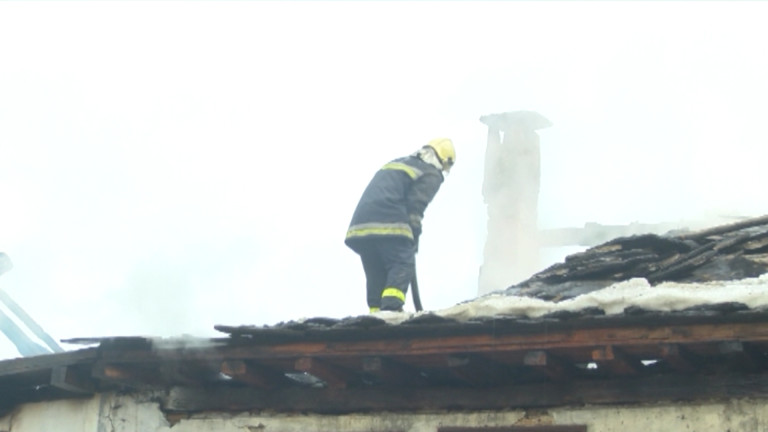 65-годишен почина при пожар в дома си край Никопол