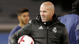 Зинедин Зидан е специалистът похарчил най малко средства в двете ери