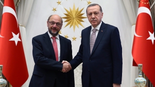 Шулц: ЕС е озадачен от бързите арести в Турция след опита за преврат