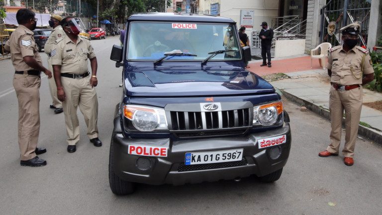 Трима души са убити в индийския град Бангалор, след като