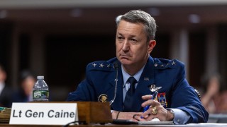 Сенатът на САЩ одобри в петък назначението на пенсионирания генерал лейтенант