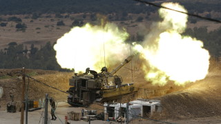 Израелската армия е ударила в неделя позиции в Ливан в