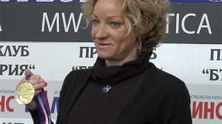 Гроздева отстреля два медала в Сърбия