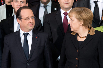 Франция натиска Меркел за реорганизация на еврозоната