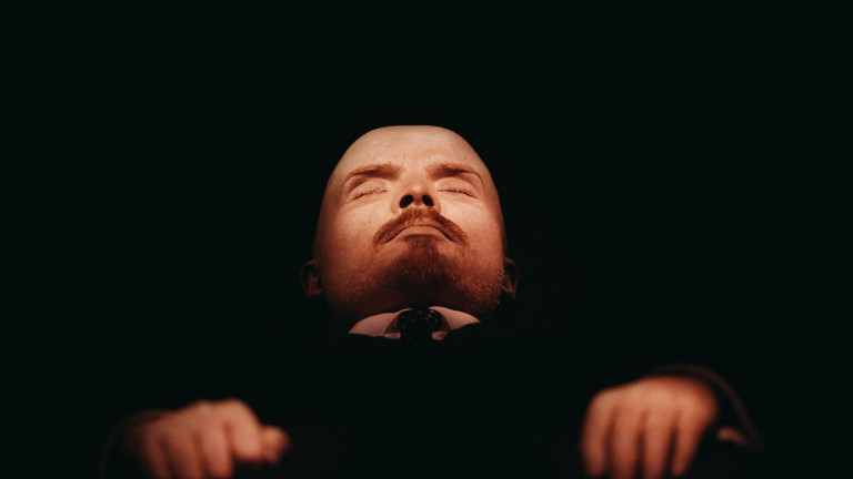 Мъж се опита да съживи Ленин