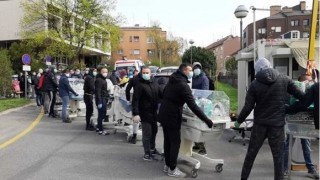 Фенове на Динамо Загреб се включиха да помагат на властите