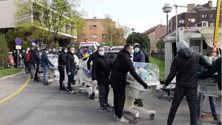 Фенове на Динамо (Загреб) се включиха да помагат на властите