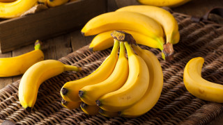 Известни с полезните си свойства бананите са любим плод на