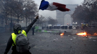 Френското МВР отрича сред протестиращите да се внедряват цивилни полицаи