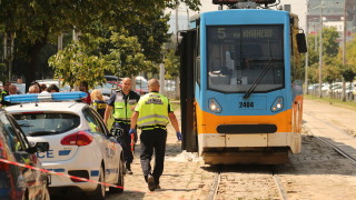 Такси и трамвай се удариха в София съобщава БНТ Пътният