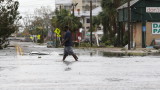 Ураганът „Майкъл” отслабна до тропическа буря, един загинал