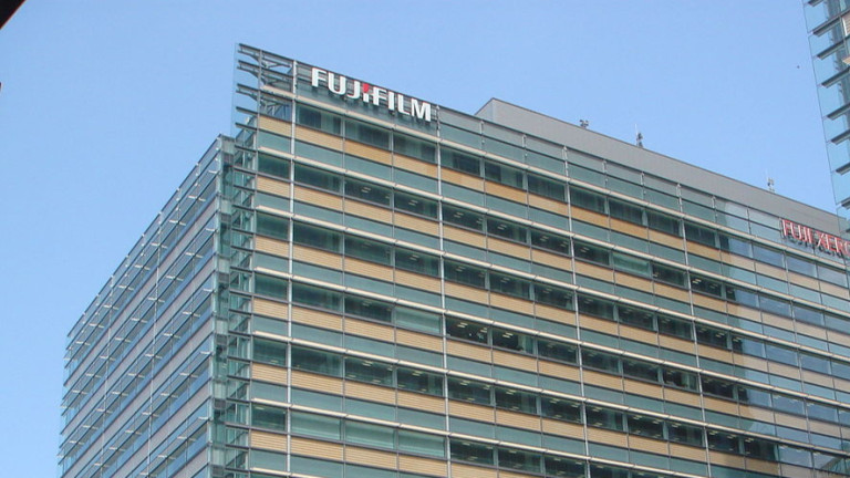 Fujifilm Holdings Corp подаде съдебен иск срещу Xerox Corp, оценявайки