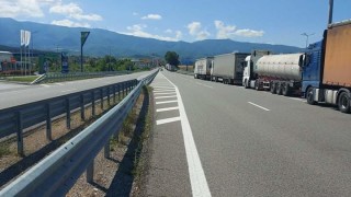 Аварирал камион причини километрична опашка на ГКПП Кулата От ранните