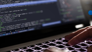 Севернокорейска хакерска група е пробила защитата на стотици компютри на