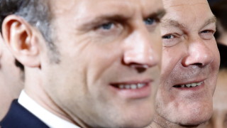 Френският президент Еманюел Макрон заяви че не изключва възможността да