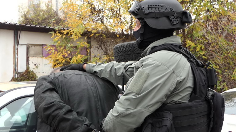 Специализирана полицейска акция се провежда в Кюстендил, съобщава Нова телевизия.