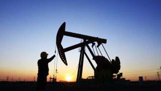 Цените на петрола достигнаха петмесечно дъно днес след налагането на