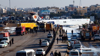 Самолет на иранската авиокомпания Caspian Airlines се приземи насред иранския