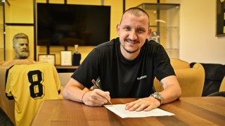 Футболистът на Ботев Пловдив Тодор Неделев поднови тренировки наравно със