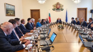 Стабилизират държавната компания Булгаргаз която е в тежко финансово състояние