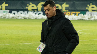 Наставникът на Берое Александър Томаш се колебае на кого