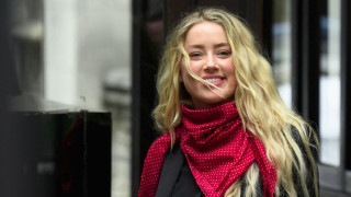 Амбър Хърд все по смело продължава напред По всичко изглежда че