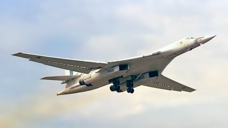 Пуснаха видео от съвместен полет на Ту-160 и военни самолети на ЮАР