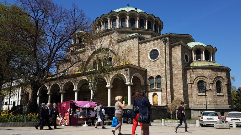 Спрян е конкурсът за ремонт площад Св. Неделя в София