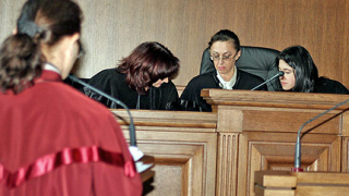 До месец съдът решава дали да върне имотите на Самоковеца