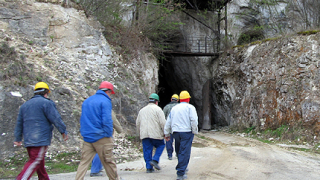 Бургаските миньори плашат с барикадиране под земята заради липса на пари 