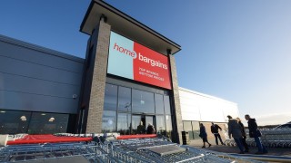 Милиардерът зад една от най бързорастящите дисконт вериги във Великобритания стана