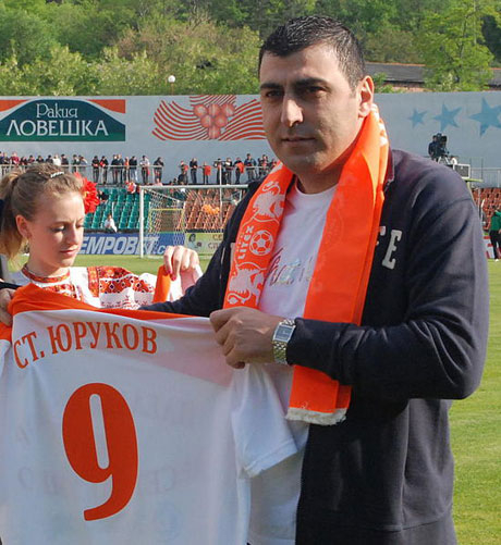 Голмайстор № 1 на Литекс стана полицай