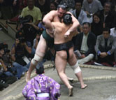 Котоошу стартира със загуба в Нагоя