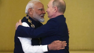 Руският президент Владимир Путин и индийският премиер Нарендра Моди ще