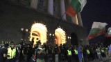 60 задържани на протеста в сряда вечерта, стотици пострадали полицаи