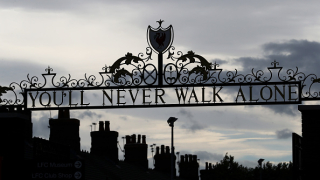 От Ливърпул промениха решението си да изпратят в принудителен отпуск