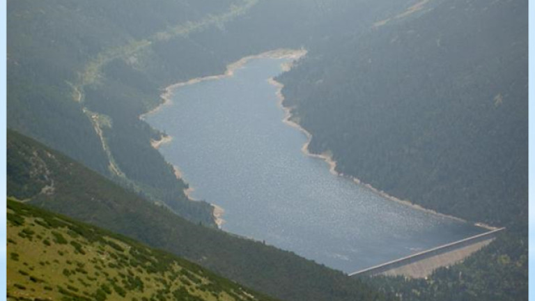 Намалява водата в язовирите около София