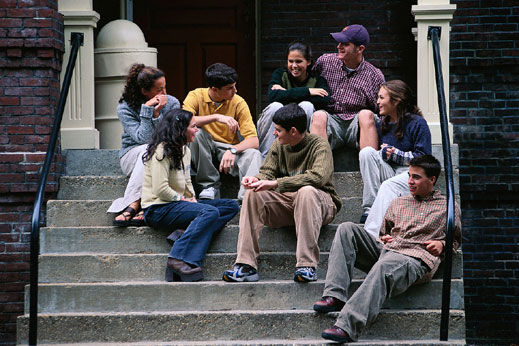 Увеличават стипендиите на студентите на 120 лева