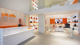 Британският милиардер Майк Ашли който притежава електронния търговец Sports Direct