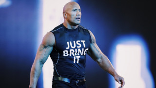 Скалата се завръща в кеча