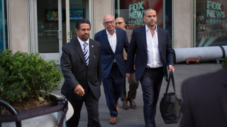 Сексскандал коства поста на шефа на "Фокс Нюз"