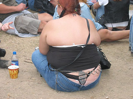 Българчетата затлъстяват най - много между 15 и 18 години