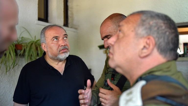 Израелският министър на отбраната Авигдор Либерман призова сирийския президент Башар