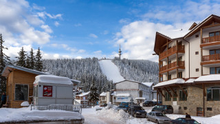 Месец преди Коледните и Новогодишни празници гърците масово правят резервации