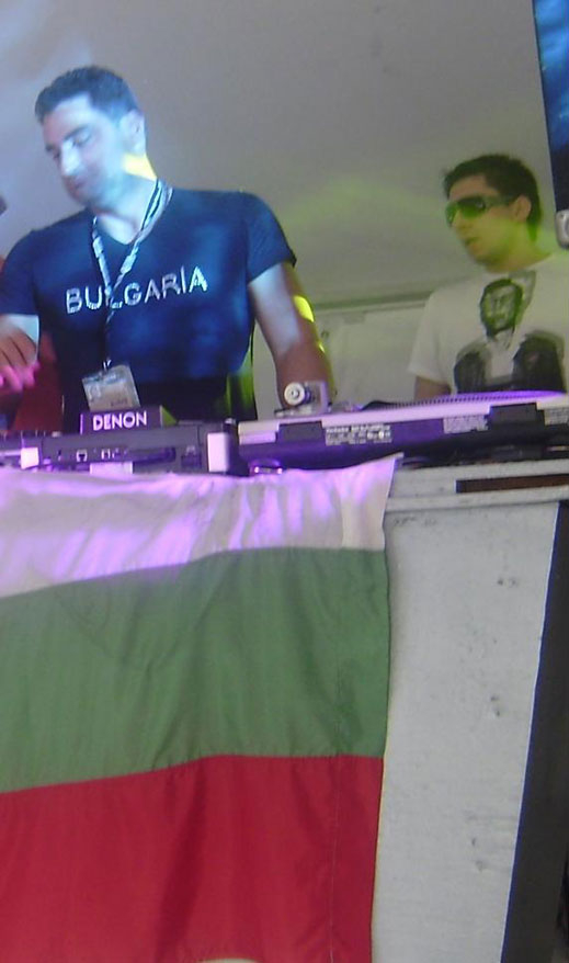 Български флаг се развя на Winter Music Conference в Маями