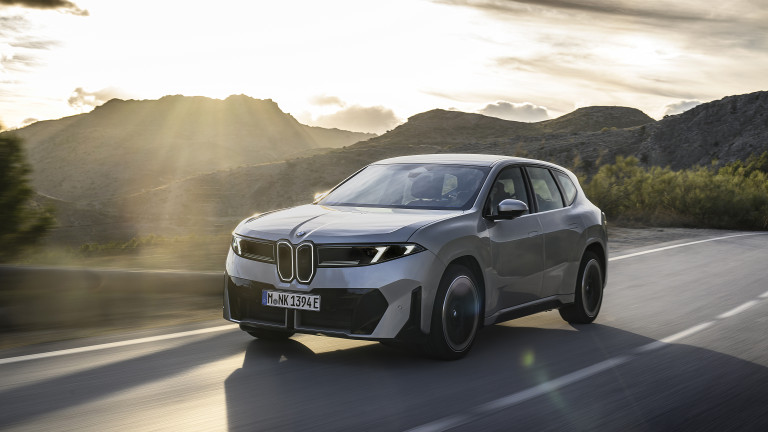 BMW: Бъдещето е в екраните и гласовите команди, бутоните са от миналото
