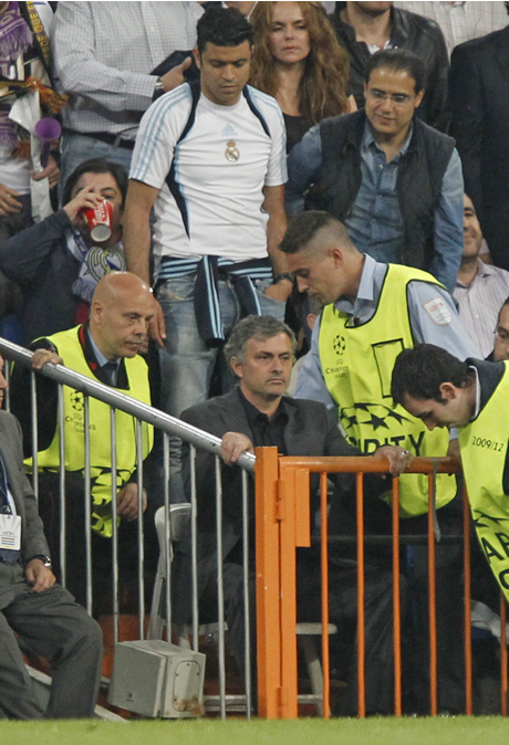Моуриньо побесня: Обвини Рамос за загубата от Барселона