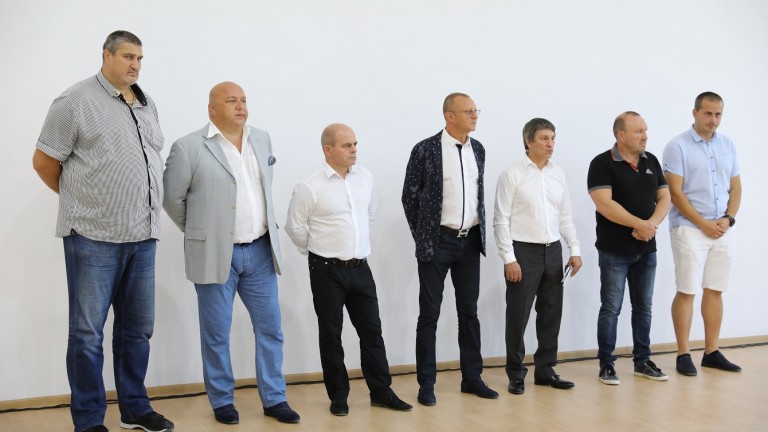 Министър Кралев откри реновираната спортна зала „Иван Ханджиев” в Русе