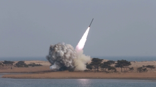 Северна Корея изстреля снаряд към морето край източното си крайбрежие