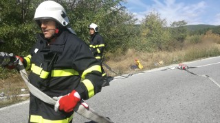 През четири минути тази вечер са станали две катастрофи в